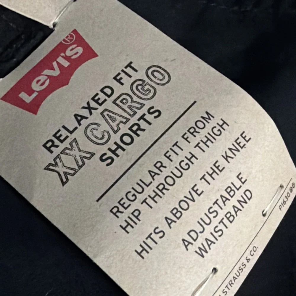 Levi's Relaxed Fit XX Black Cargo Shorts Men's 34x10 Adjustable Waist 18H